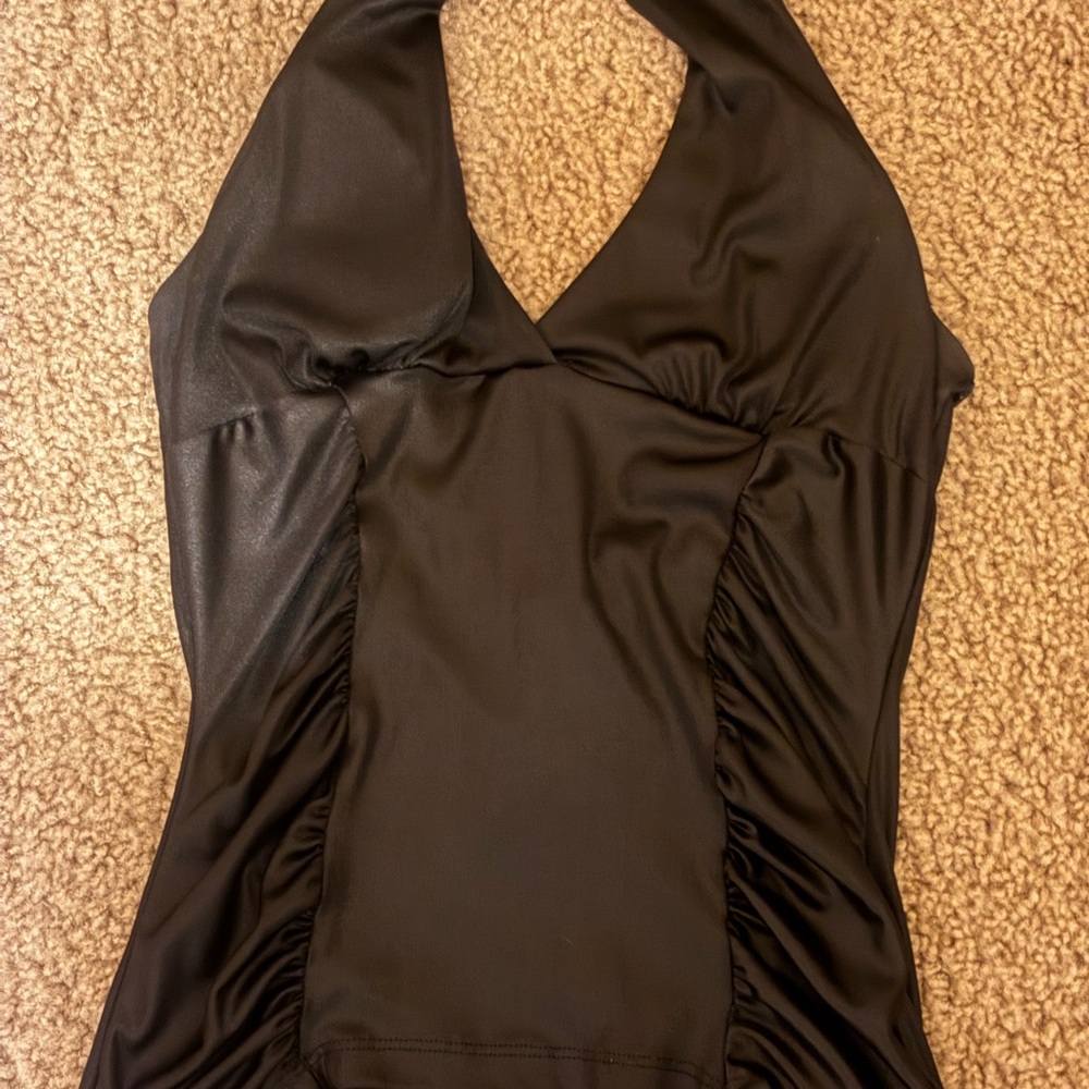Stylish Black keyhole halter top